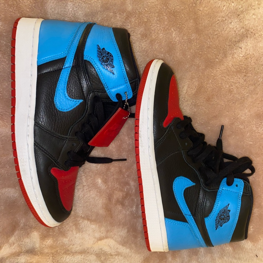 AIR JORDAN 1 HIGH OG WMNS "UNC to Chicago"